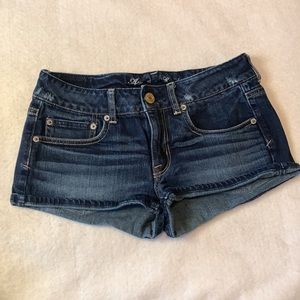 Dark washed American eagle jean shorts size 6